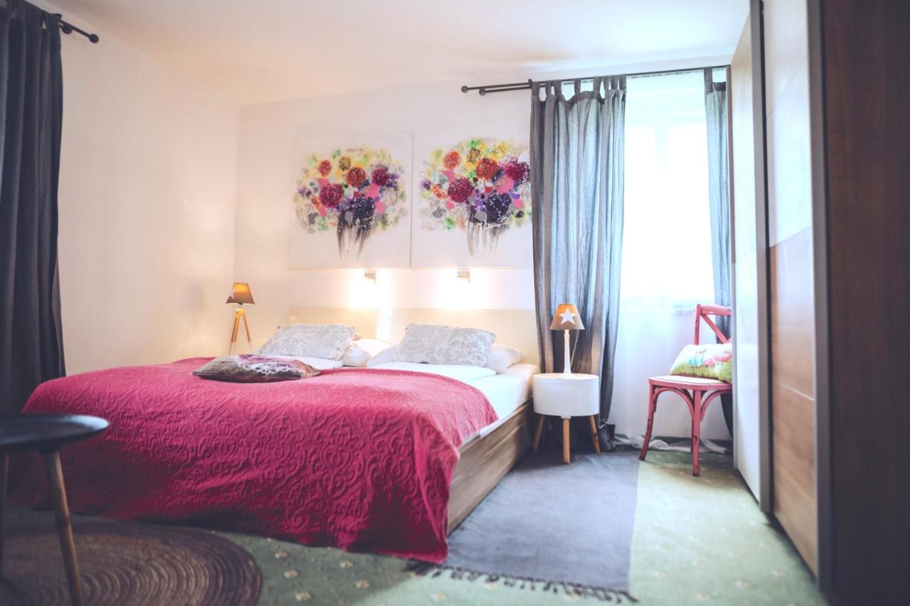 Das Hotel Stern, B&B Kg - Digital & Contactless Check-In ザンクト・ギルゲン エクステリア 写真